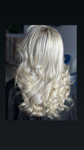 Photo de galerie - Balayage blond polaire 