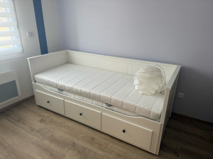 Photo de galerie - Montage d’un lit enfant IKEA. 