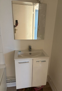 Photo de galerie - Remplacement lavabo et miroir 