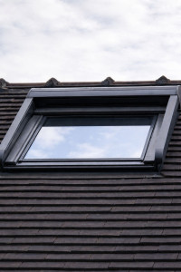 Photo de galerie - Après nettoyage velux et toiture 