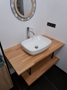 Photo de galerie - Pose de robinetterie et d'une vasque plus création d'un meuble de salle de bain à la demande.