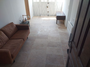 Photo de galerie - Pose de travertin au sol 