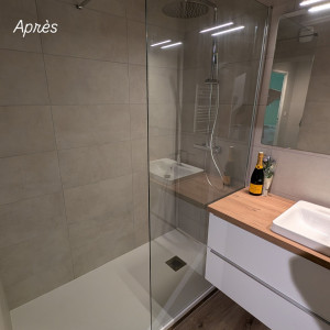 Photo de galerie - Remplacement d'une baignoire par une douche.
