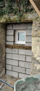 Photo de galerie - Fermeture en parpaing d'un mur en tuffeau