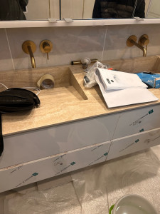 Photo de galerie - Meuble vasque + robinet encastré 