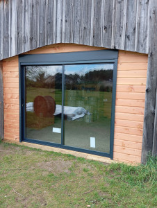 Photo de galerie - Pose d une baie vitrée alu 2m40 par 2 m