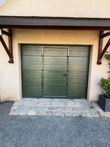 Photo de galerie - Porte de garage avec portillon