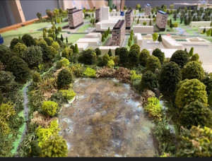 Photo de galerie - Modélisation et impression en 3D de la maquette de Montfermeil-Clichy sous bois pour le film Bâtiment 5 réalisé par Ladjly