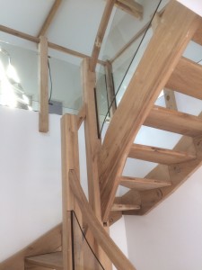 Photo de galerie - Escalier 2 quarts tournants bois et verre