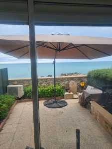 Photo de galerie - Montage de parasol sur sète