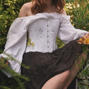 Photo de galerie - Corset et chemise 1880