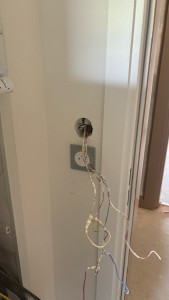 Photo de galerie - Installation d’appareillages, spots lumineux (cuisine, salon, etc..), éclairage traditionnel ou éclairage suspendu. Je peux aussi réalisé des petits chantiers l’aménagement complet électrique.  