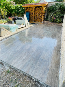 Photo de galerie - Terrasse dalles céramique 30x120 imitation bois