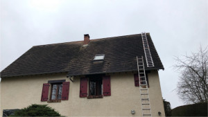 Photo de galerie - Lavage/décapage de toiture avant 
