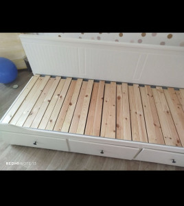 Photo de galerie - Montage d'un lit banquette IKEA