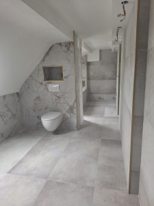 Photo de galerie - Création de salle de bain dans une maison ancienne.