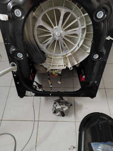 Photo de galerie - Changement moteur lave linge.
