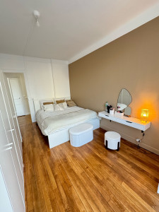 Photo de galerie - Ponçage de parquet, plus vernis plus peinture