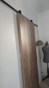 Photo de galerie - Pose de porte de séparation