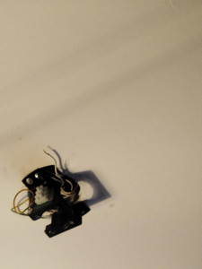 Photo de galerie - Support de fixation pour gros lustre ventilateur ( support renforcé dans plafond 