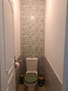 Photo de galerie - Carrelage d un WC mur et sol 
