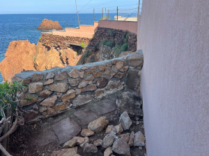 Photo de galerie - Mur de séparation en pierres taillées