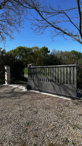 Photo de galerie - Pose portail coulissant + motorisation 