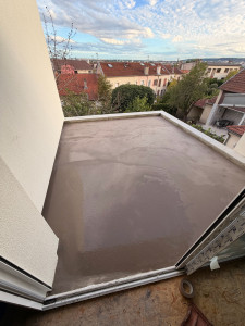 Photo de galerie - Réalisation d’un ragréage fibre !
