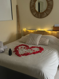 Photo de galerie - Préparation Airbnb avec mise en place Déco Romantique 