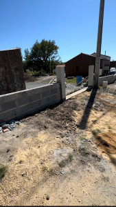 Photo de galerie - Réalisation d’un mur de clôture avec ses piliers