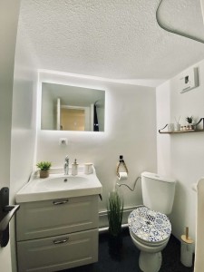 Photo de galerie - Une salle de bain que j’ai rénové des murs au sol 
