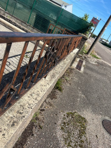 Photo de galerie - Ponçage plus pose d’un antirouille 