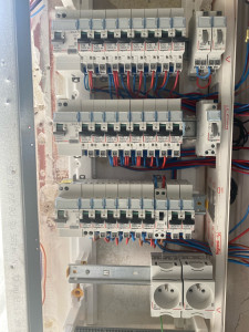 Photo de galerie - Plants électriques de travaux électriques pour une installation et rénovation maison. 