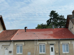 Photo de galerie - Nettoyage et remise en peinture de la toiture