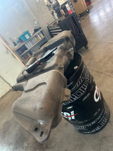 Photo de galerie - Démontage et nettoyage du réservoir à carburant 