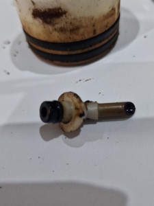 Photo de galerie - Remplacement joints de piston cafetière a grains