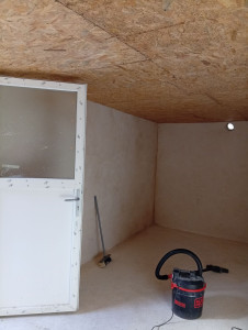 Photo de galerie - Pose faut plafond dans un bâtiment  avec laine de vert. 160 plus enduit traditionnel intérieur avec idrofuge plus coulage de dalle.  sur Oissel.   