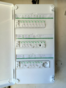 Photo de galerie - Mise au normes d'un tableau en triphasé, reprise partielle de l'électricité