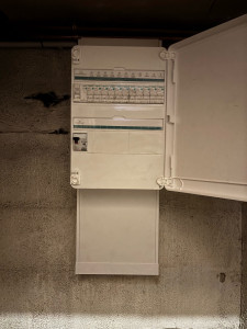 Photo de galerie - Rénovation d’un coffret électrique 
