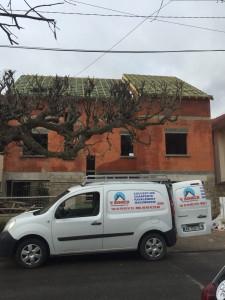 Photo de galerie - Toi, tu as réalisé sur deux niveaux différents ainsi que deux toits inclinaison, tuiles, couleur ardoise. PVD.