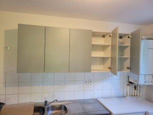 Photo de galerie - Pose de meubles suspendus 