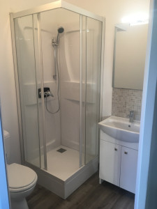 Photo de galerie - Salle de bain compacte - Tout en un 