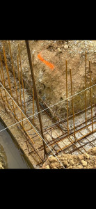 Photo de galerie - Fondation d’un mur de clôture en agglo bancher de 20
Avec double remontée 