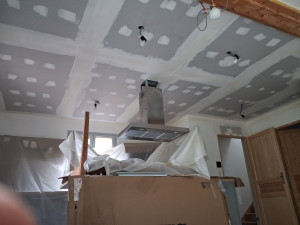 Photo de galerie - Création plafond BA13 sous plancher bois.