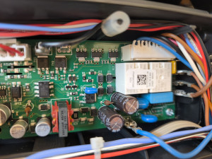 Photo de galerie - Dépannage de carte électronique sur cafetière.