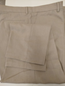 Photo de galerie - Réduire pantalon classique au niveau de la taille et réalisation des Ourlets invisibles 