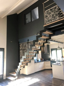Photo de galerie - Magnifique escalier fait sur mesure créer 
entièrement par soudure & design
quand le métal devient élégance