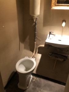 Photo de galerie - Remplacement WC, arrivé d'eau et évacuation ( avant )