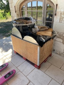 Photo de galerie - Mission manutentionnaire pour un mariage.
(installation du mobilier le matin & rangement le soir).