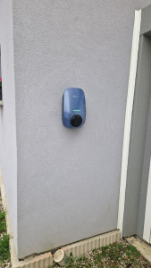 Photo de galerie - Installation d'une borne de recharge pour véhicule électrique